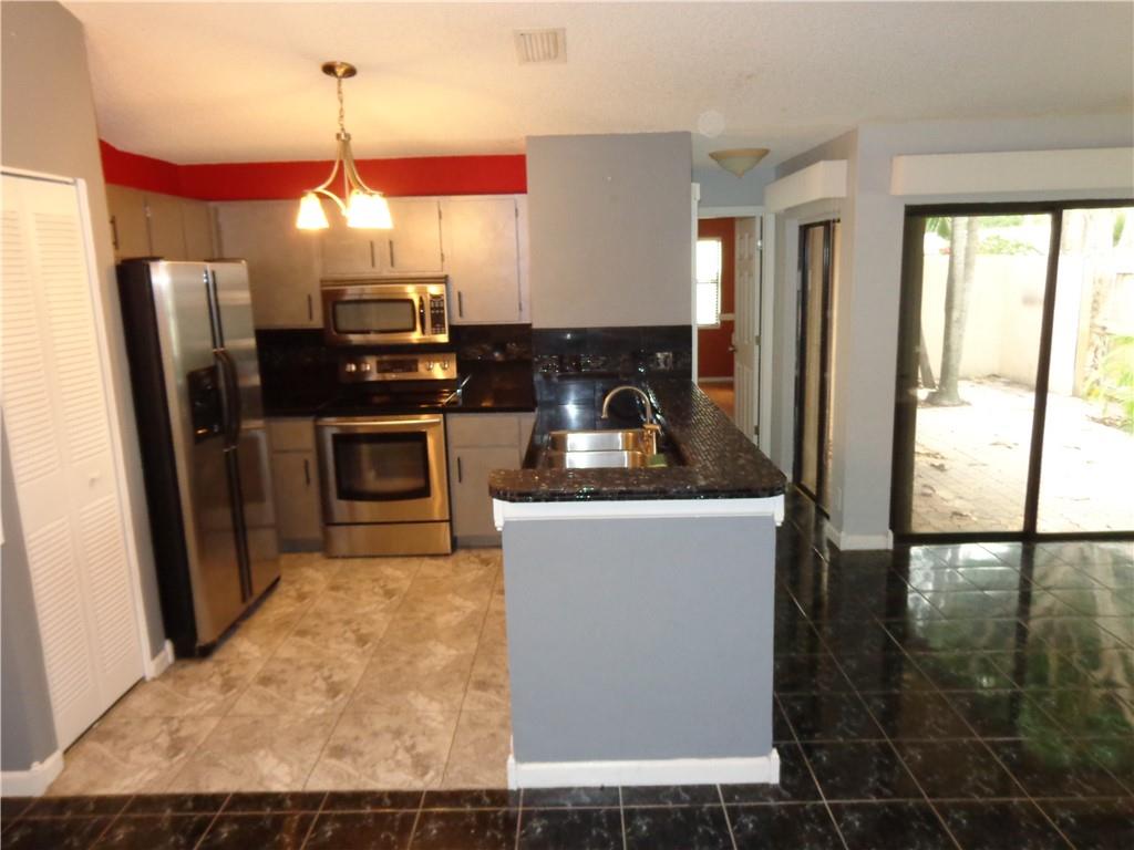 Pines of Oakland Forest W - Residential