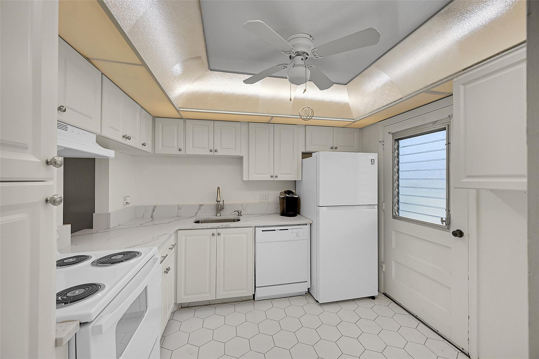 BOCA TEECA CONDO 4 - Residential