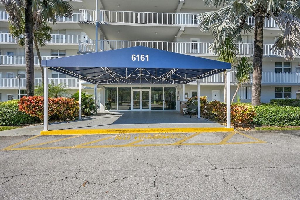 Photo of 6161 NW 2nd Avenue #123, Boca Raton, FL 33487 (MLS # F10537068)