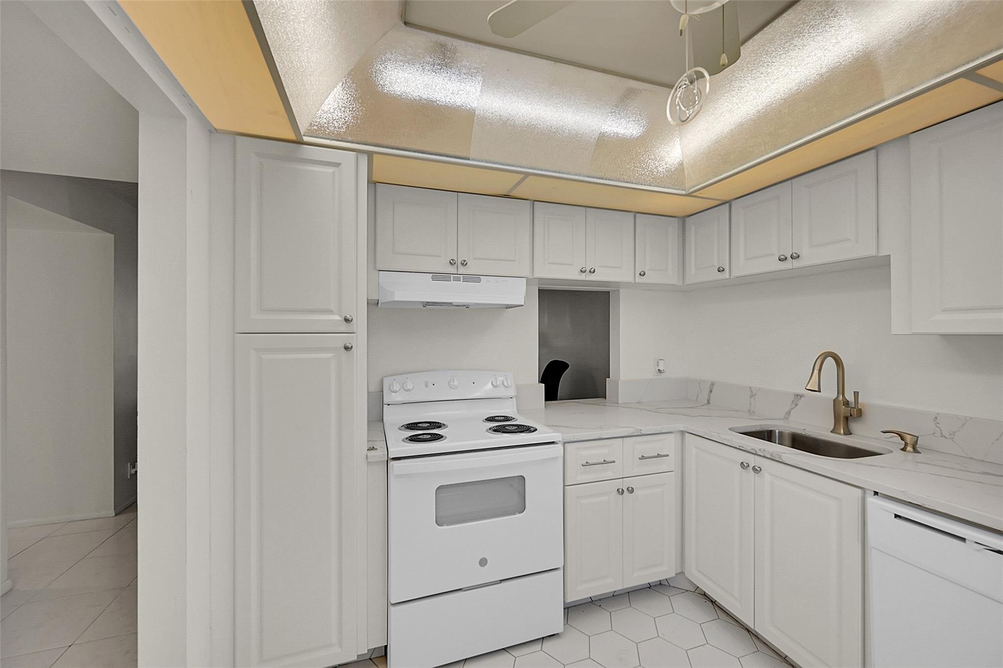 BOCA TEECA CONDO 4 - Residential