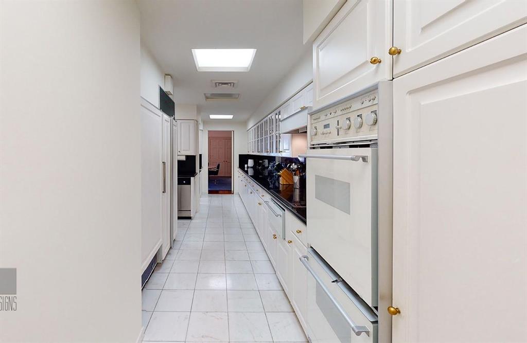 KIRKLAND HOUSE CONDO - Residential