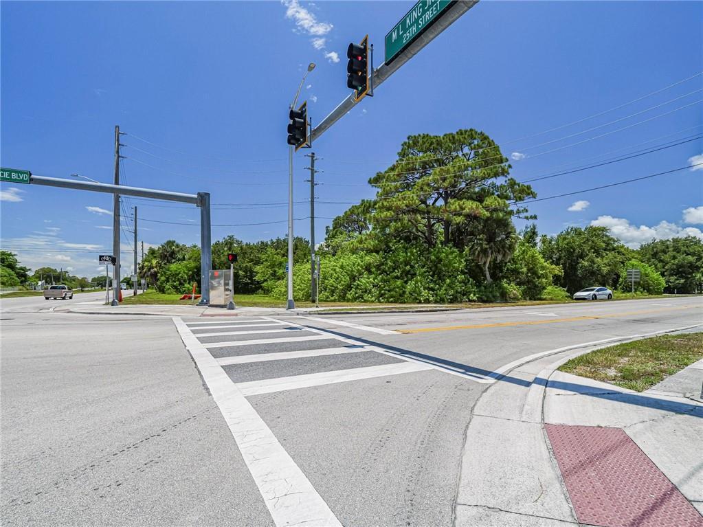 SAN LUCIE PLAZA SUBDIVISI - Land