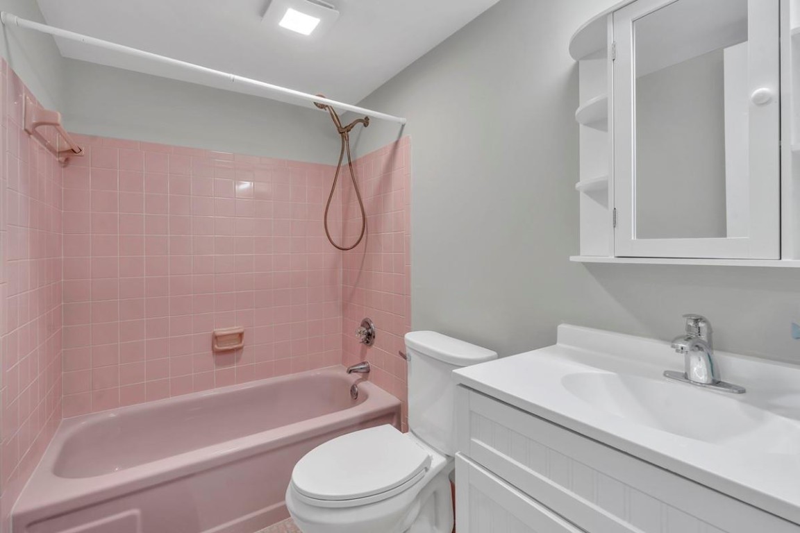 ORIOLE GARDENS III - Residential