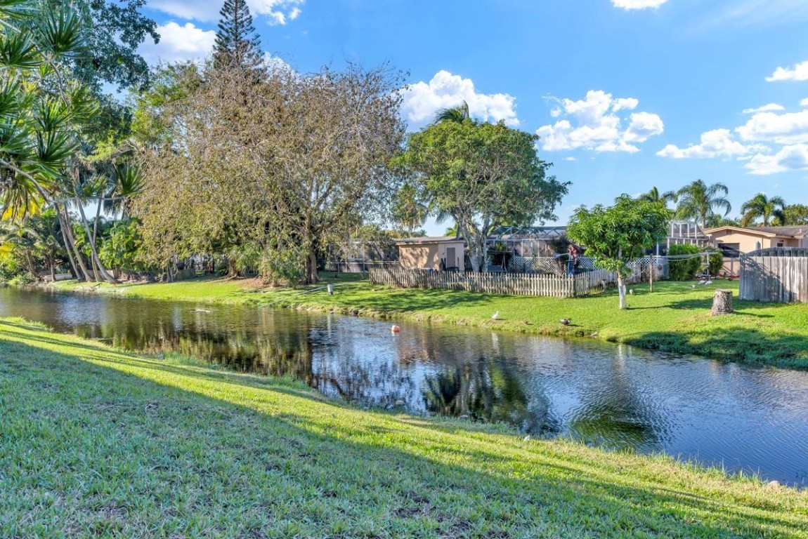 ORIOLE GARDENS III - Residential