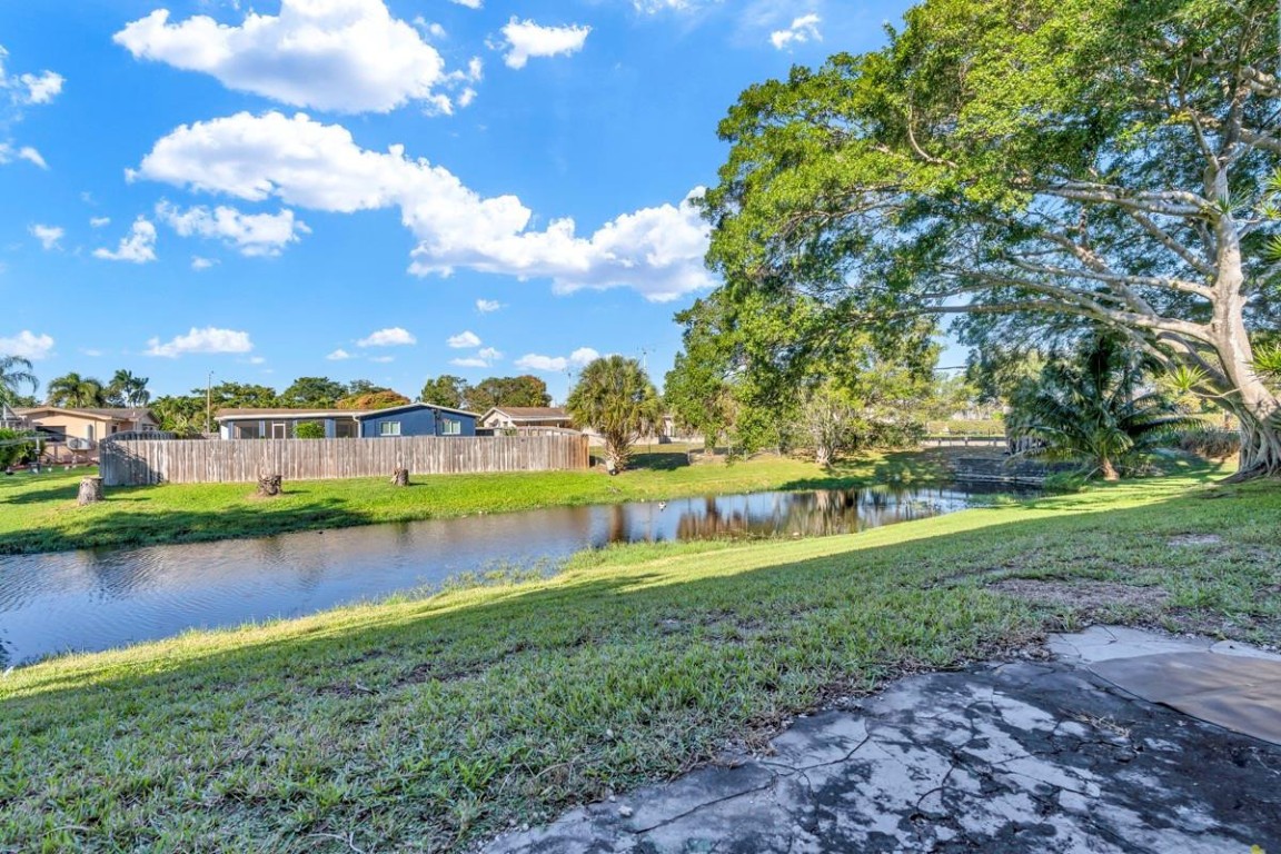 ORIOLE GARDENS III - Residential