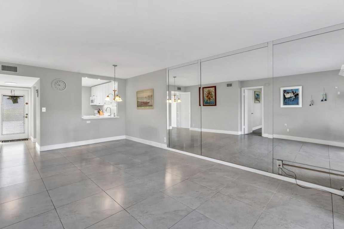 ORIOLE GARDENS III - Residential