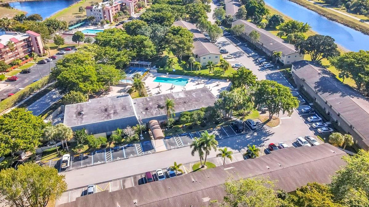 ORIOLE GARDENS III - Residential