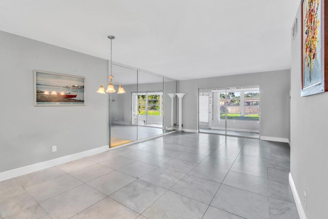 ORIOLE GARDENS III - Residential