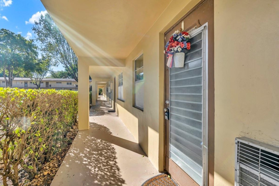 ORIOLE GARDENS III - Residential