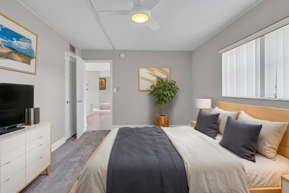 ORIOLE GARDENS III - Residential