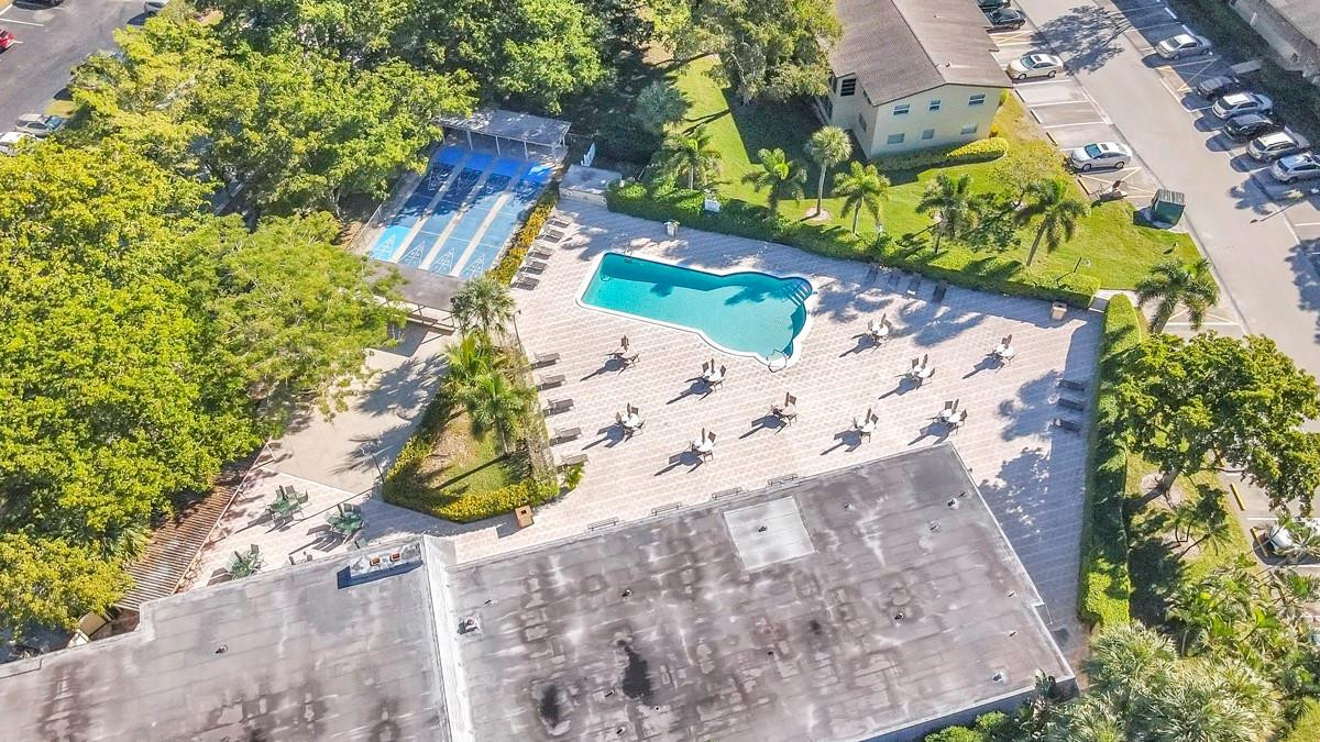 ORIOLE GARDENS III - Residential