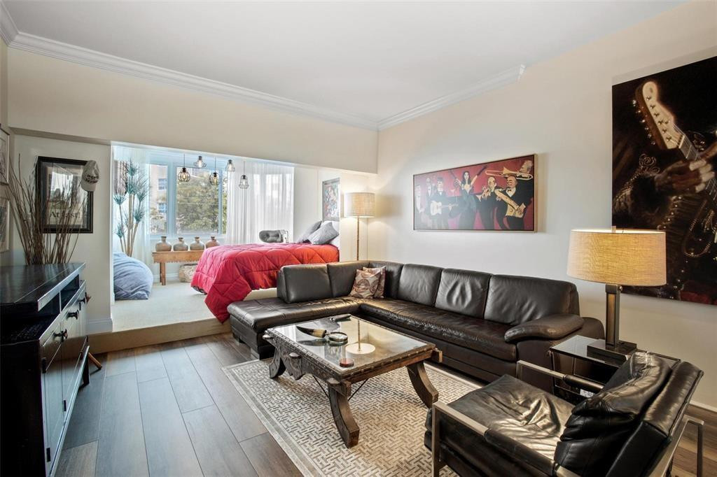 FOUR SEASONS CONDO - Residential