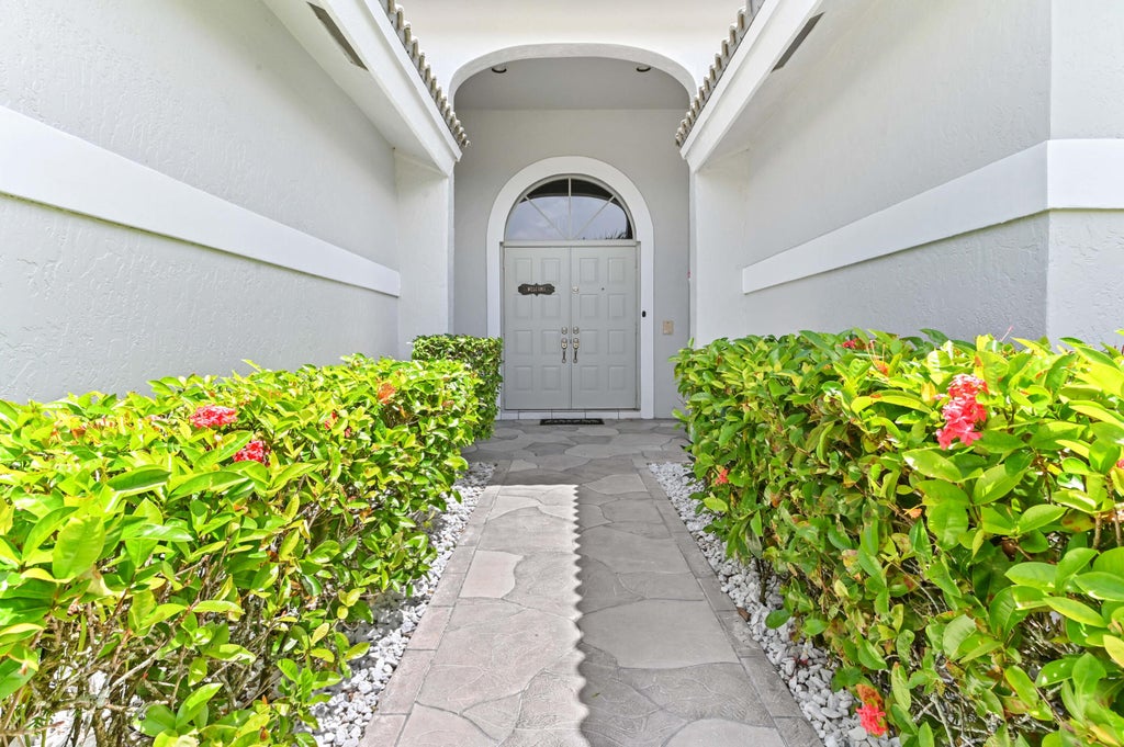 Photo of 5606 Aspen Ridge Circle, Delray Beach, FL 33484 (MLS # R11108262)