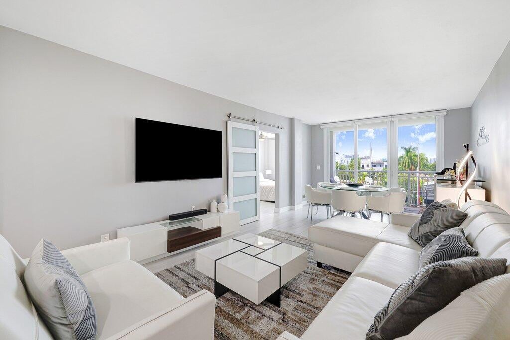 155 ISLE OF VENICE Drive 501