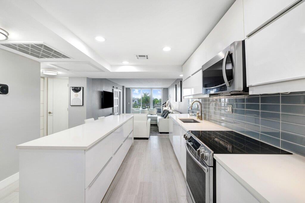 Photo of 155 ISLE OF VENICE Drive #501, Fort Lauderdale, FL 33301 (MLS # B26079840)
