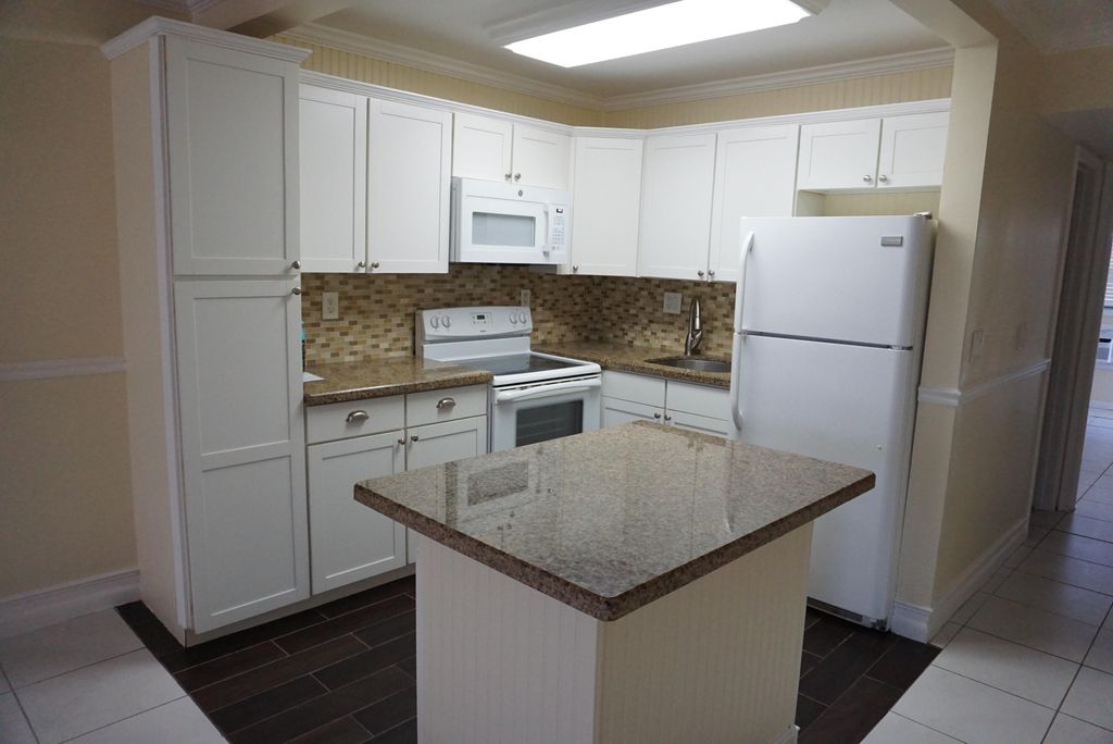 Photo of 34 Andover B, West Palm Beach, FL 33417 (MLS # B26031753)