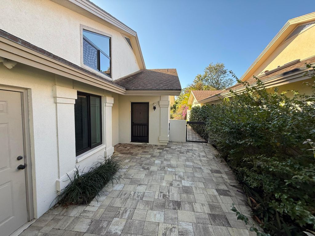 Photo of 238 River Park Drive, Jupiter, FL 33477 (MLS # R11162839)