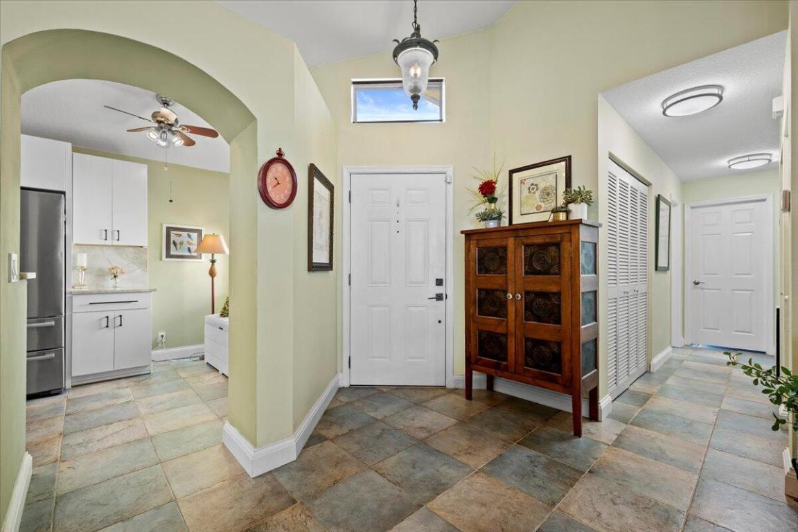 11 Dorchester Circle