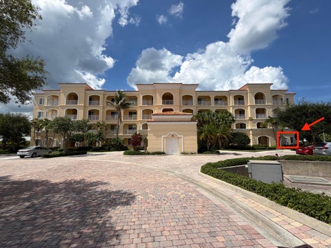 Photo of 38 E Harbour Isle Dr Drive E #106, Fort Pierce, FL 34949 (MLS # B26042000)