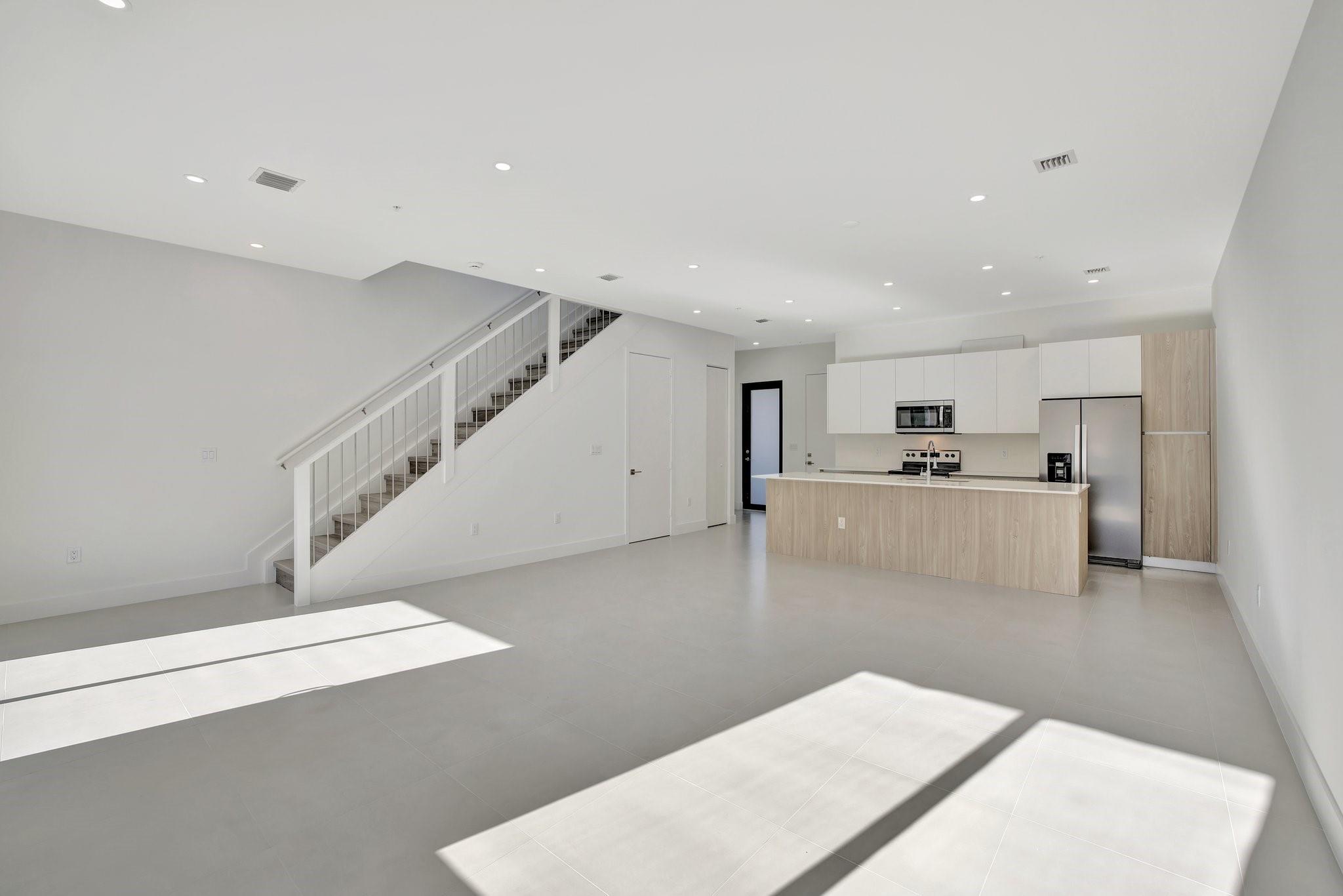Floranada Center 9-51 B - Residential Lease