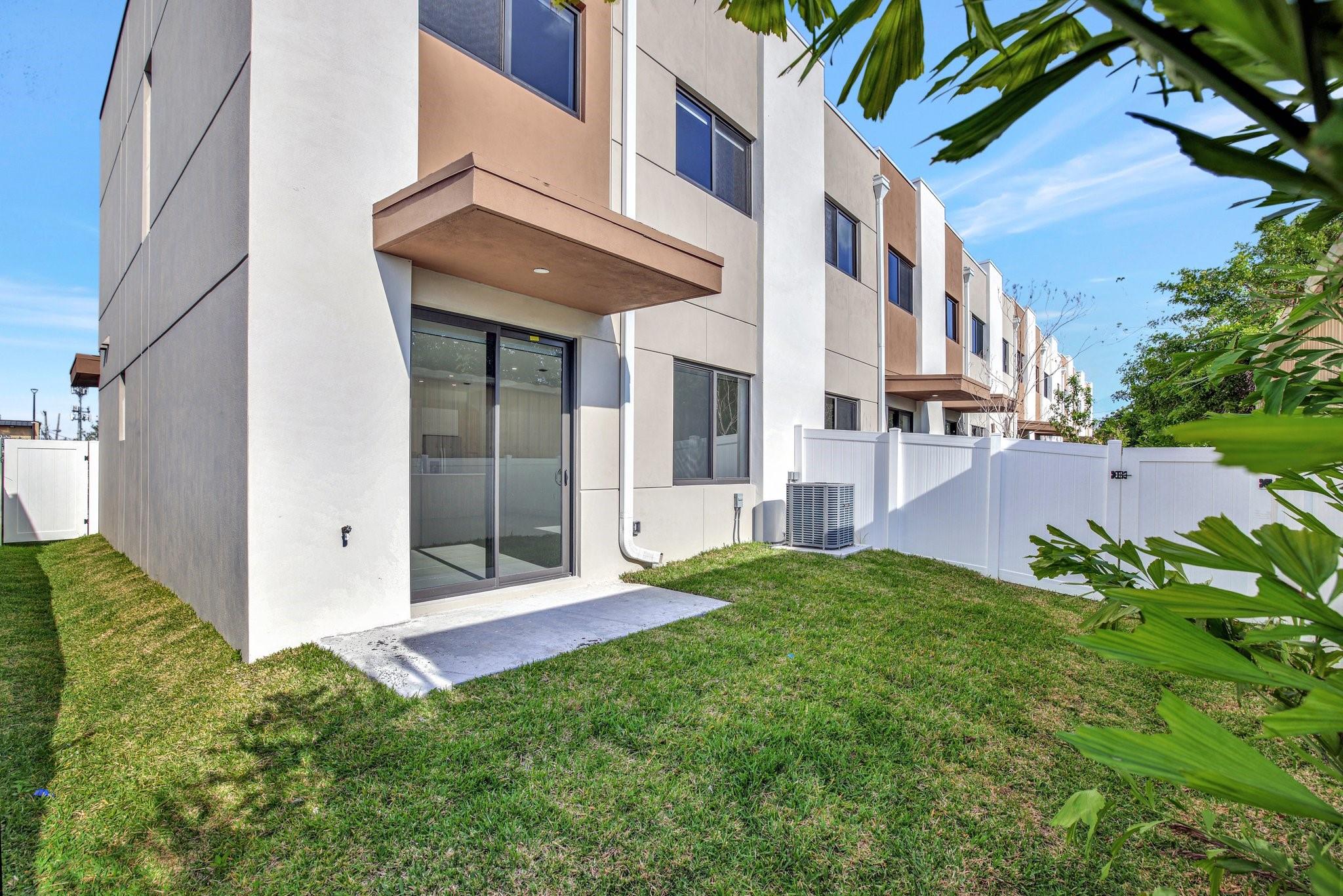 Floranada Center 9-51 B - Residential Lease