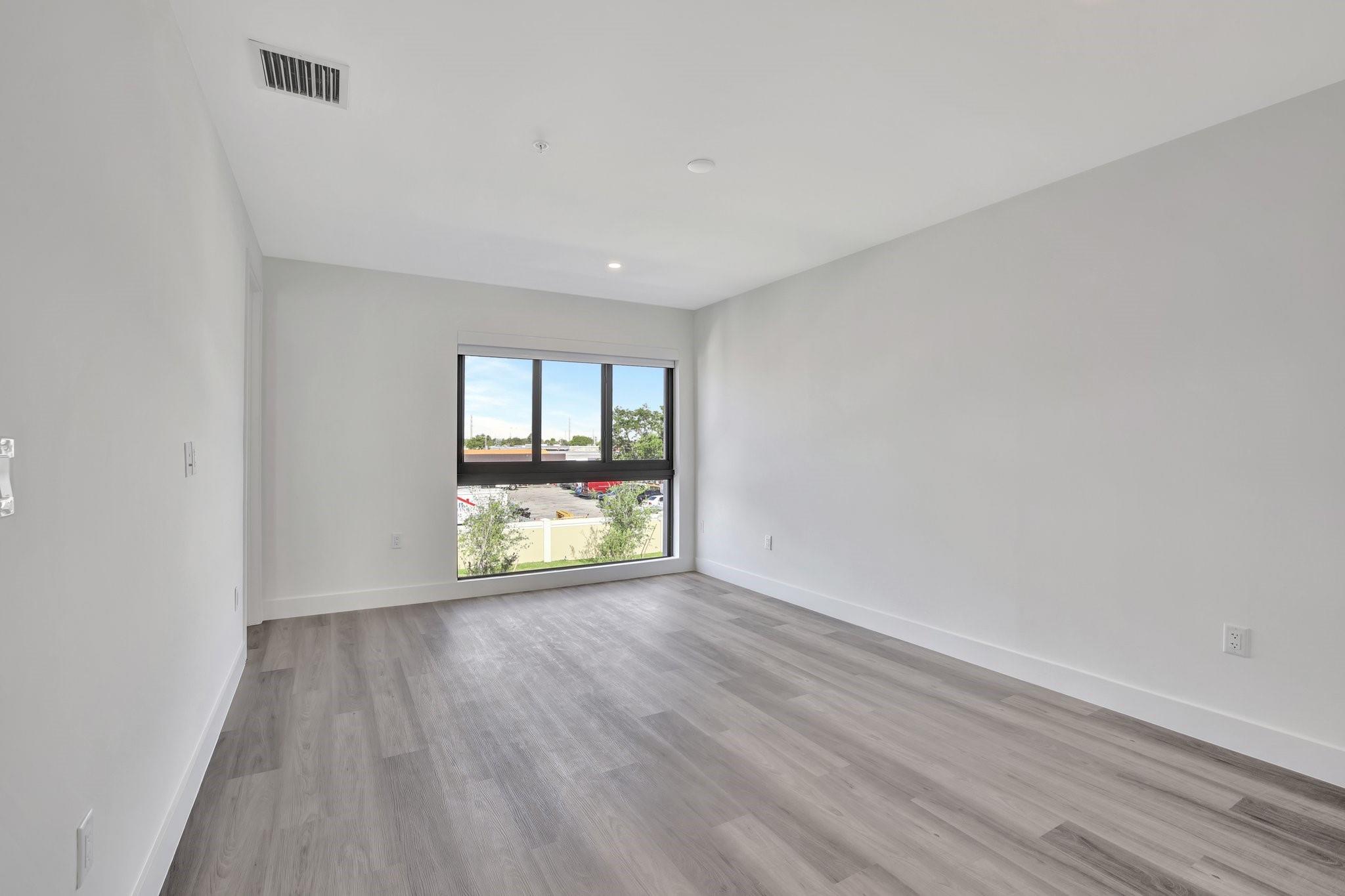 Floranada Center 9-51 B - Residential Lease