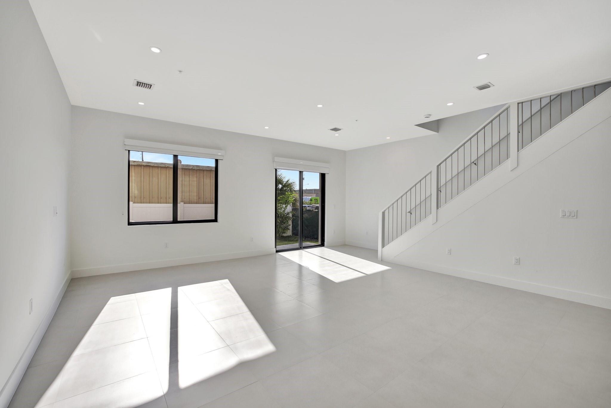 Floranada Center 9-51 B - Residential Lease