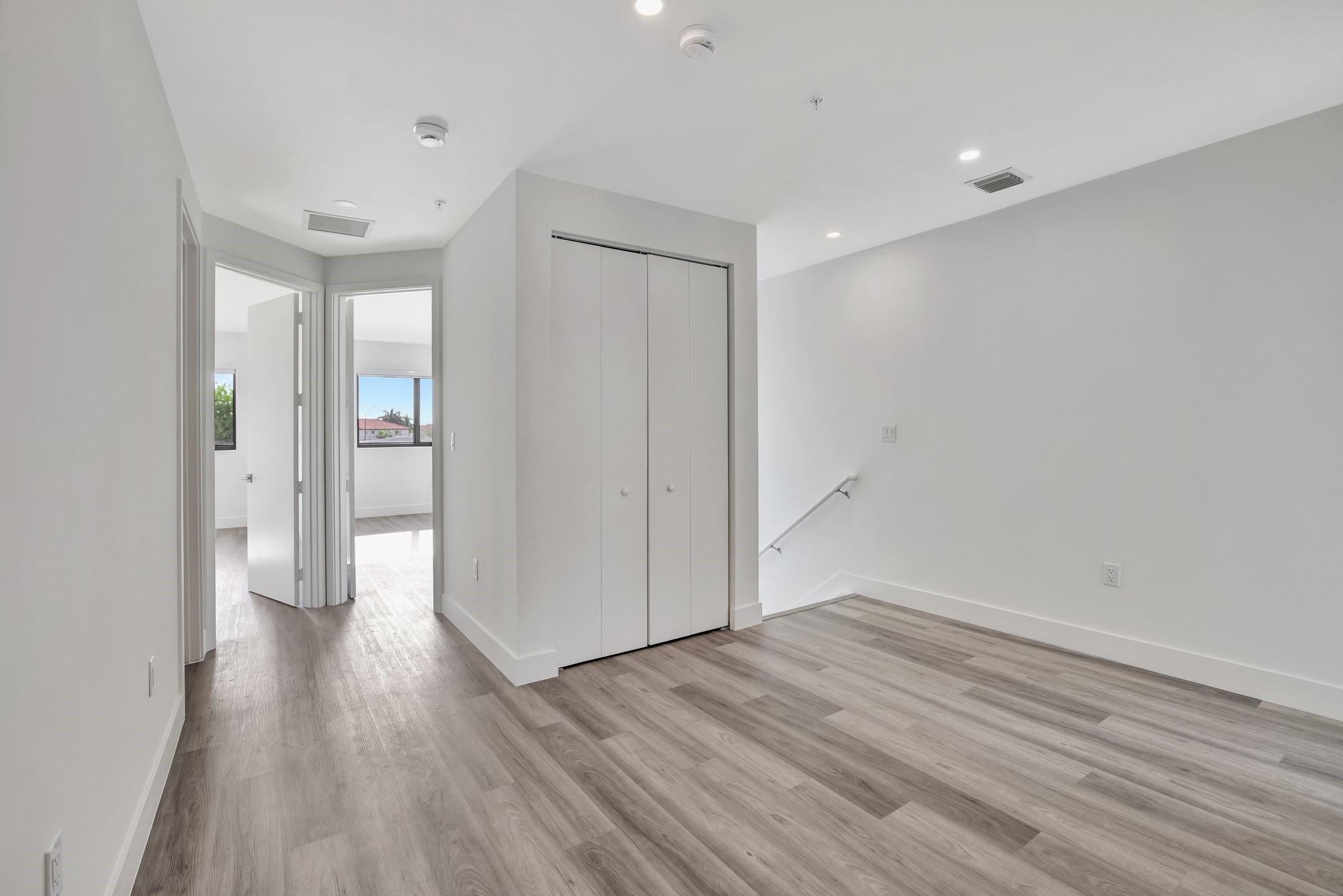 Floranada Center 9-51 B - Residential Lease