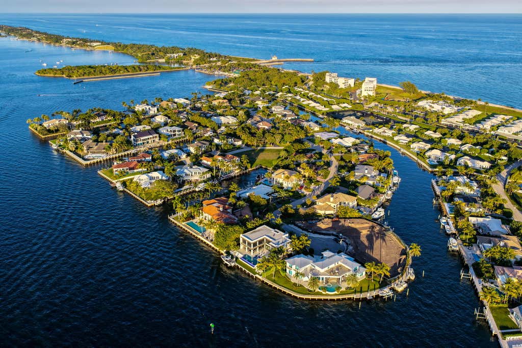 Photo of 92 Island Drive S, Ocean Ridge, FL 33435 (MLS # R11158120)