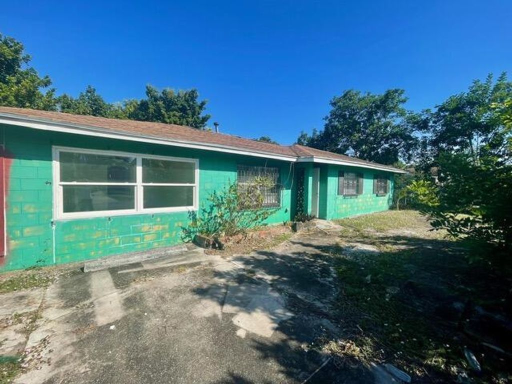 Photo of 3106 Tropic Boulevard, Fort Pierce, FL 34946 (MLS # R11146028)