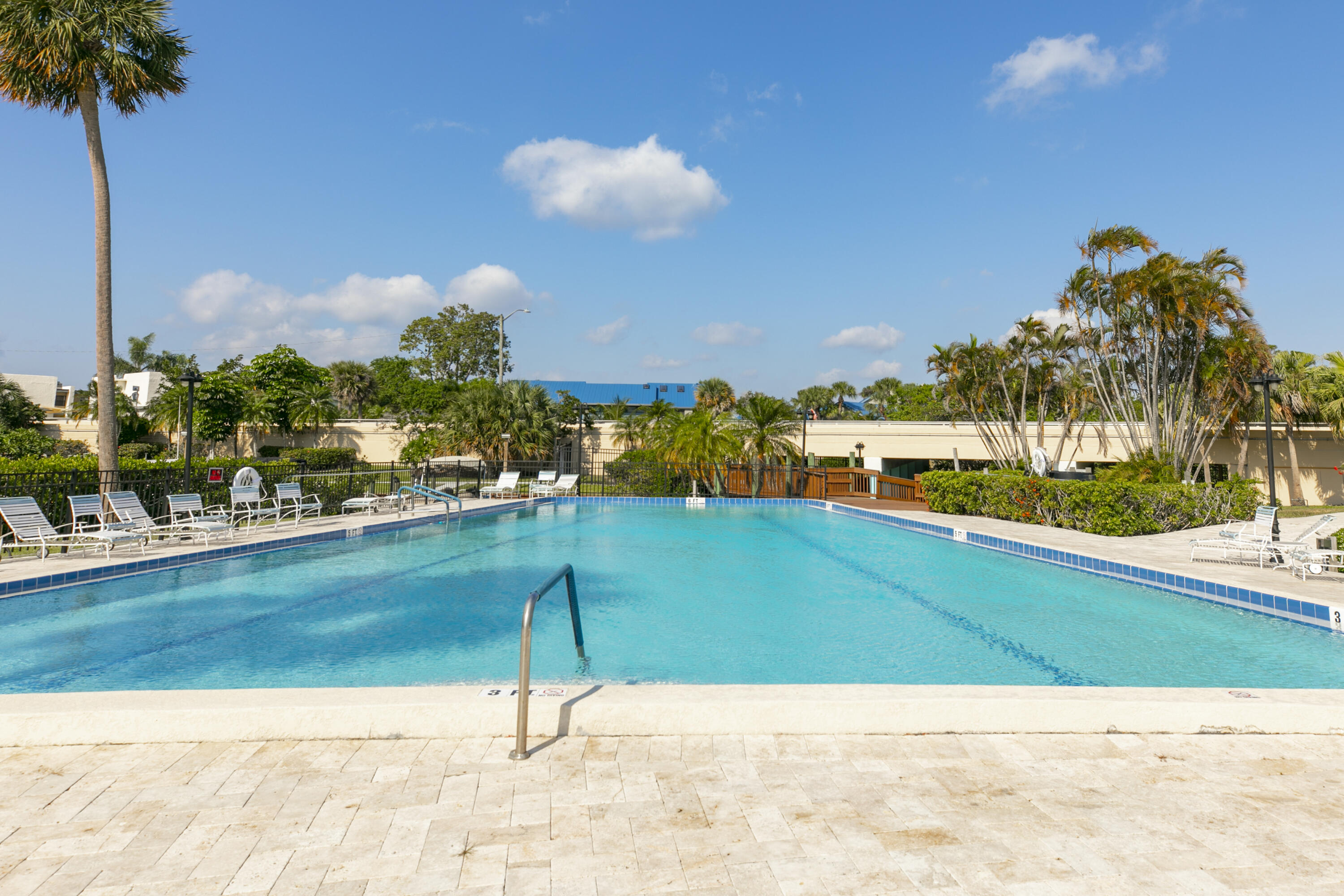 BEACON 21 CONDO - Residential