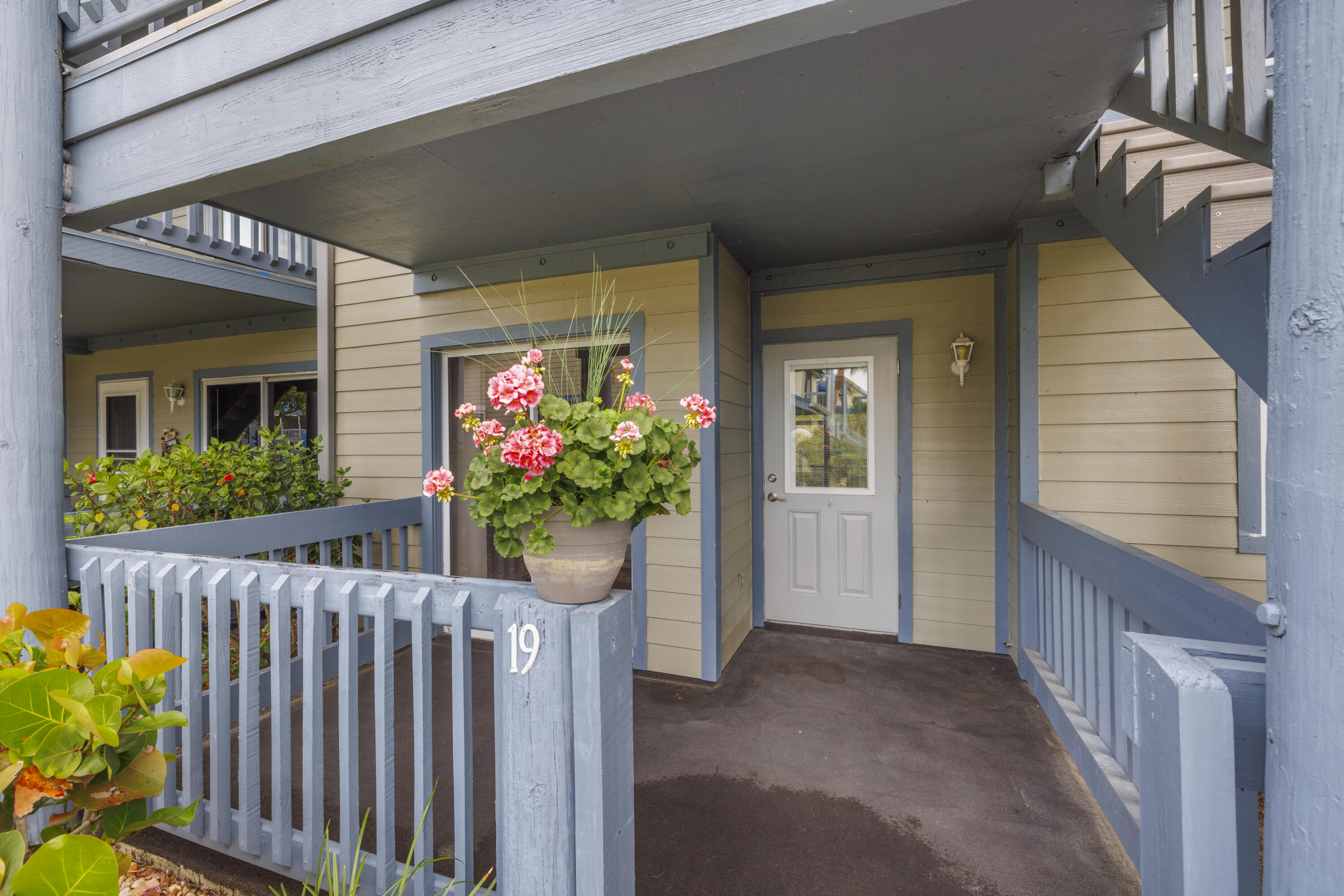 BEACON 21 CONDO - Residential