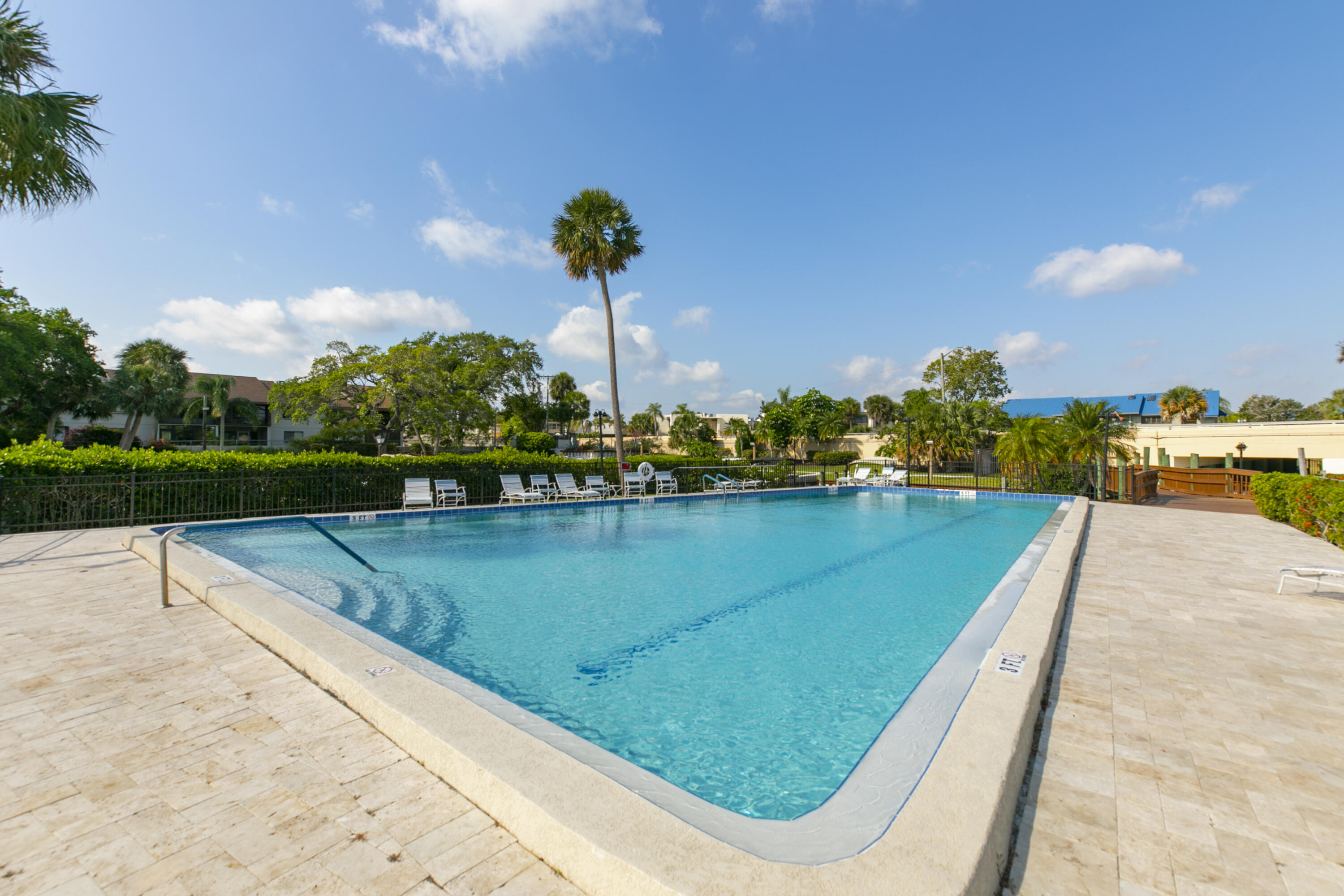 BEACON 21 CONDO - Residential