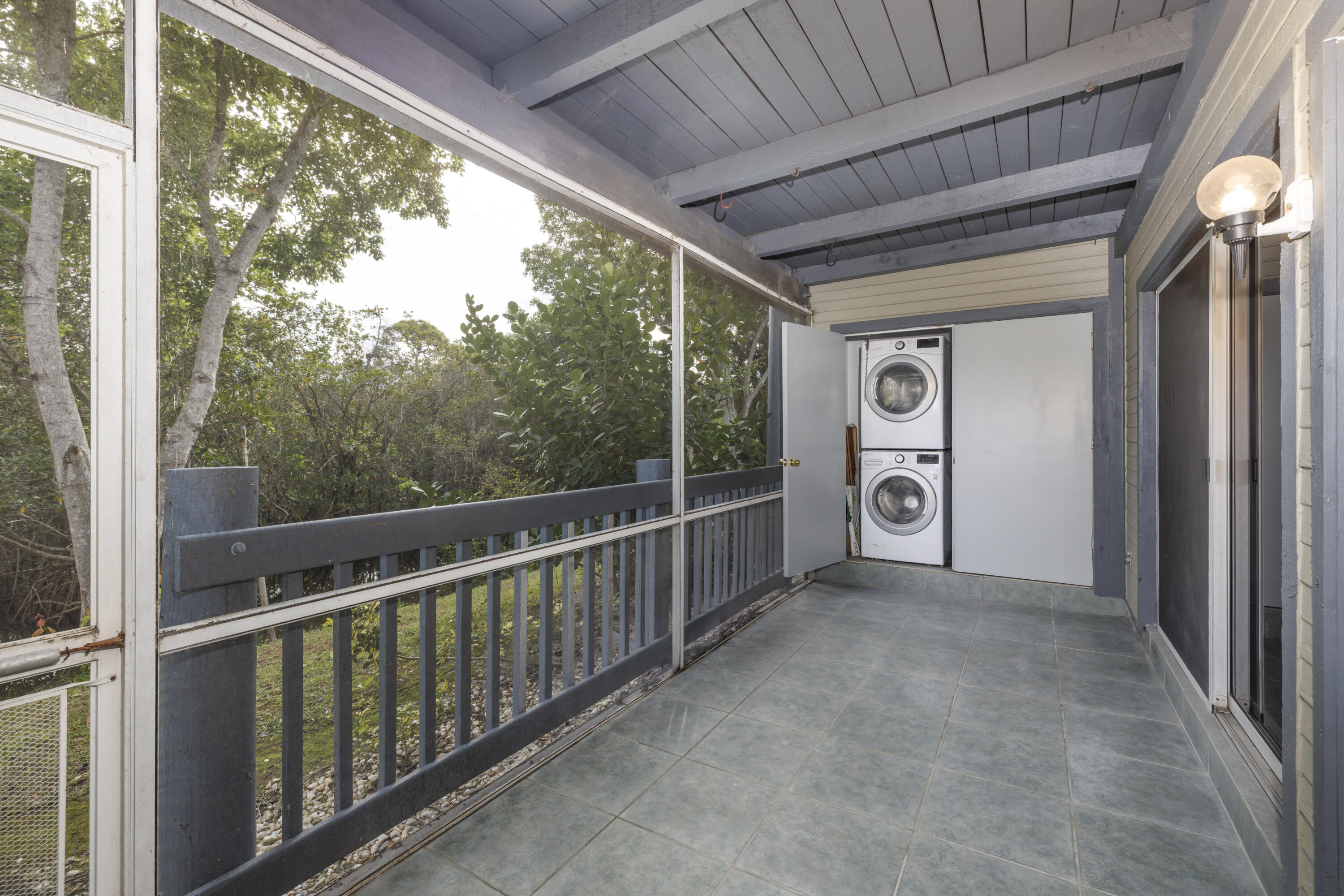 BEACON 21 CONDO - Residential