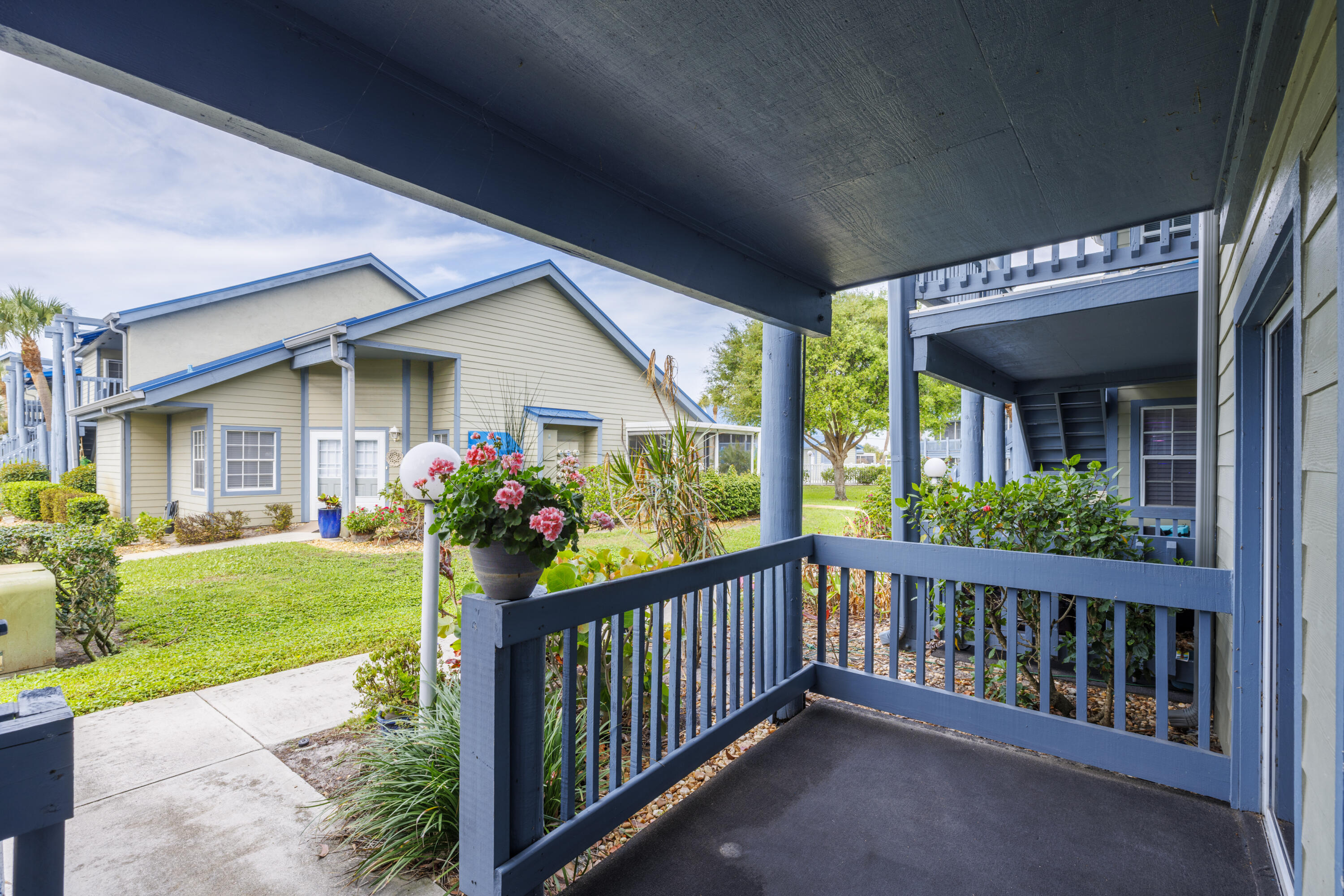 BEACON 21 CONDO - Residential