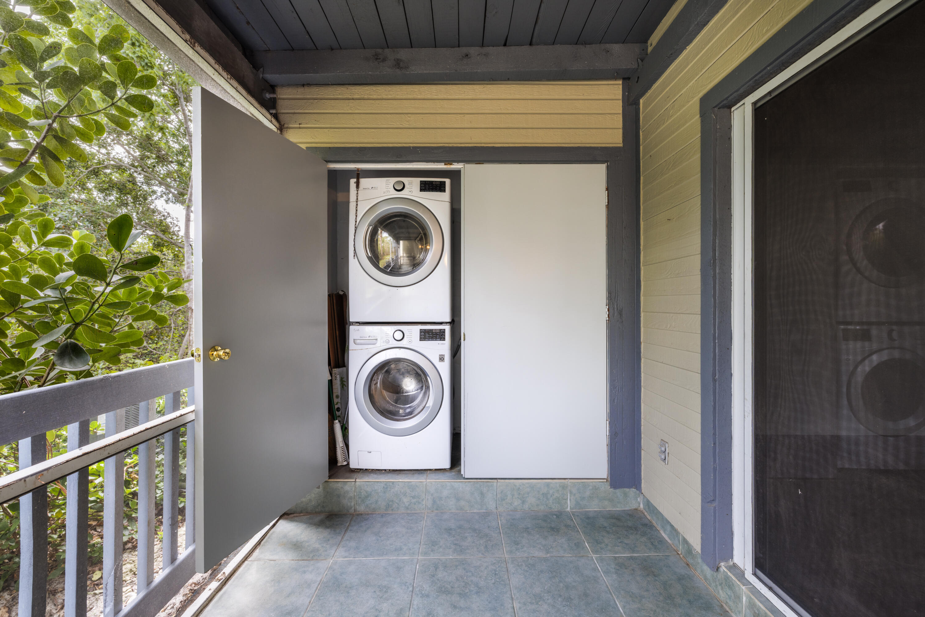 BEACON 21 CONDO - Residential