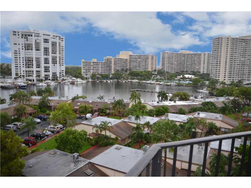 200 leslie - Residential