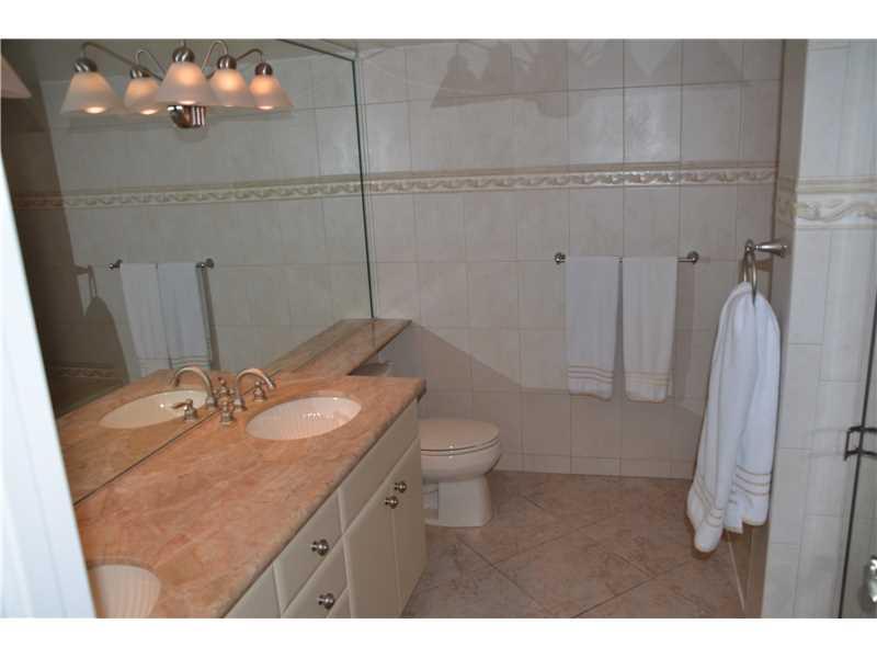 200 leslie - Residential