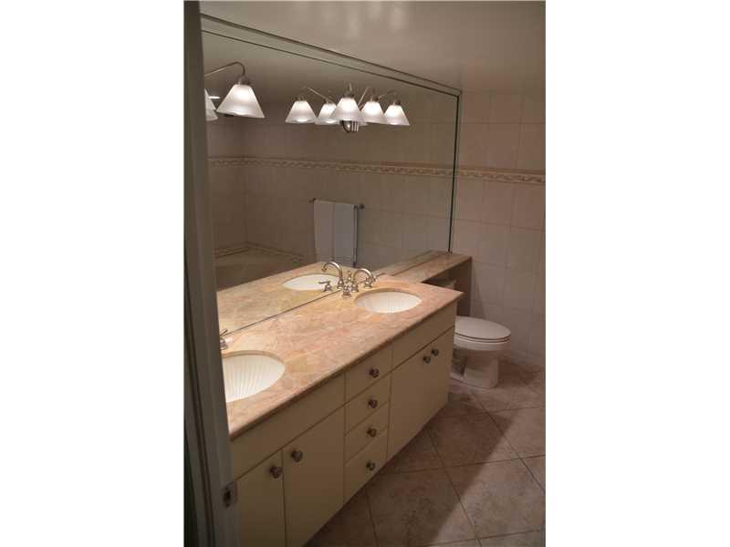 200 leslie - Residential