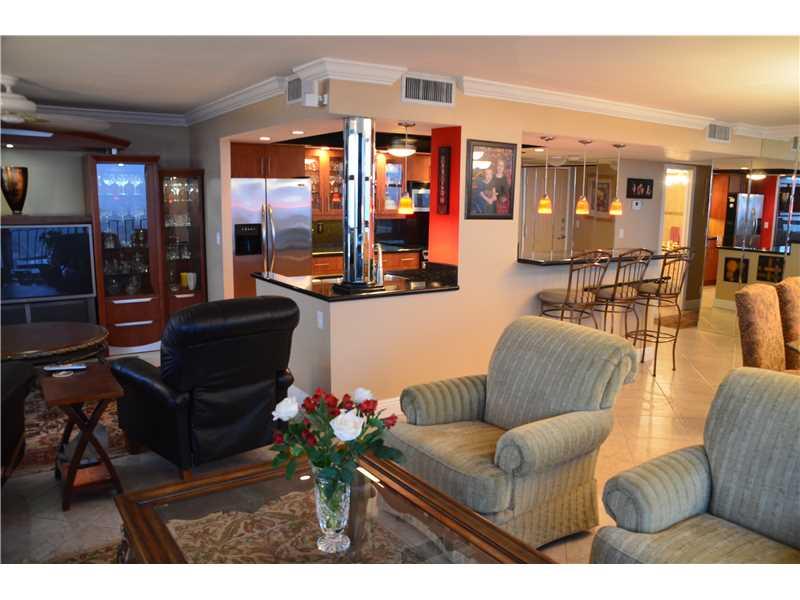 200 leslie - Residential