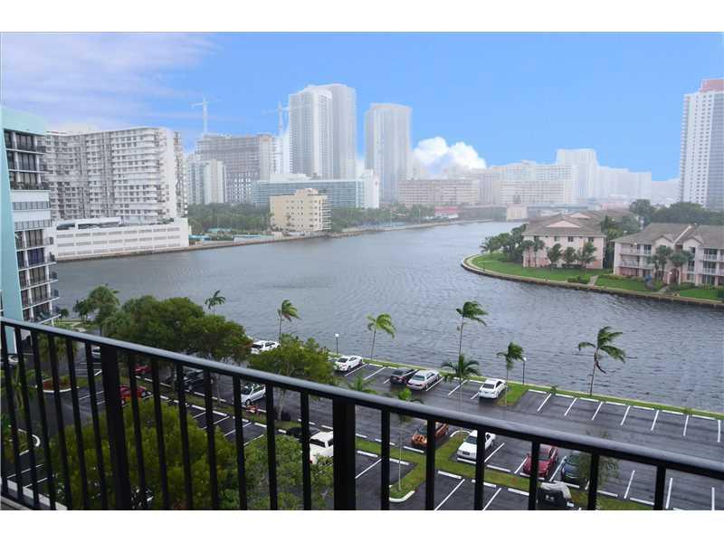 200 leslie - Residential