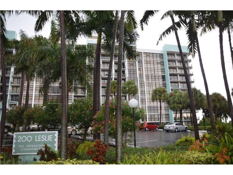 200 leslie - Residential