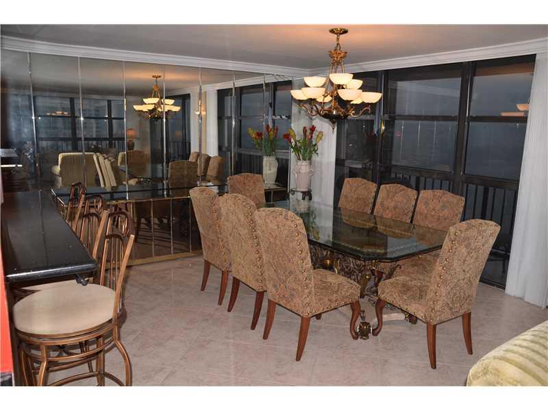 200 leslie - Residential