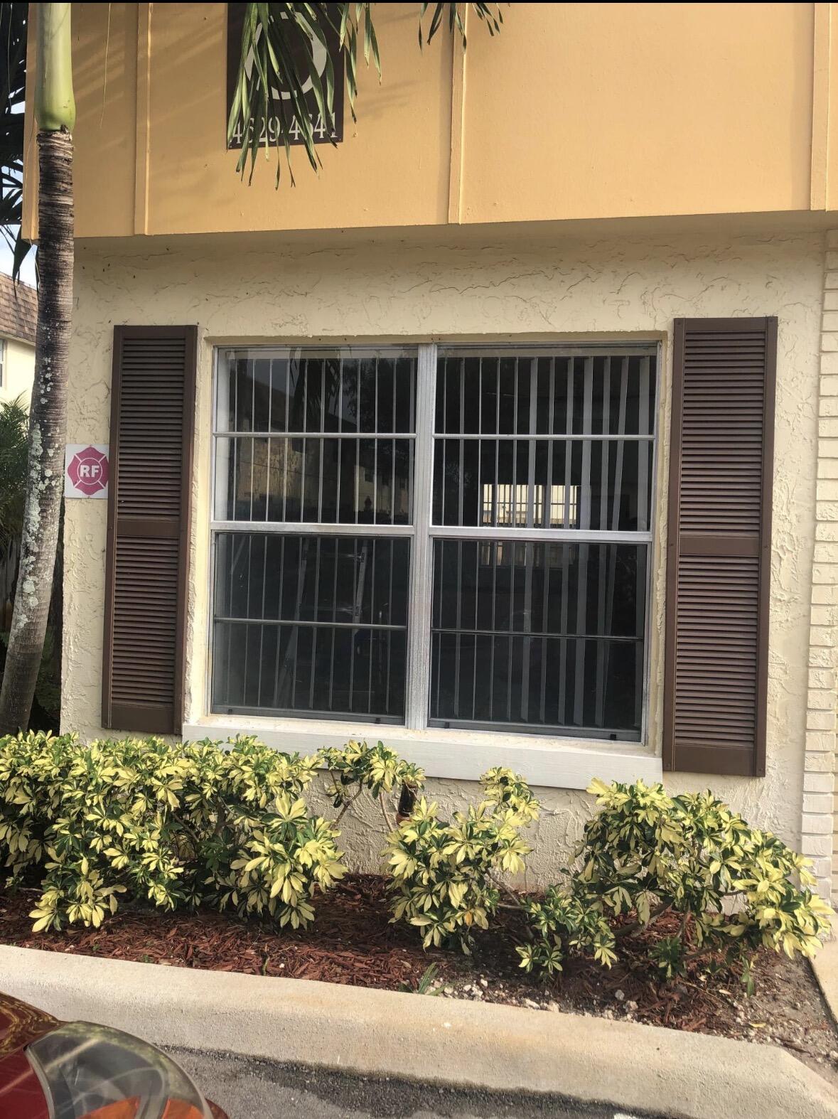 TOWNHOUSES OF PLANTATION - Residential