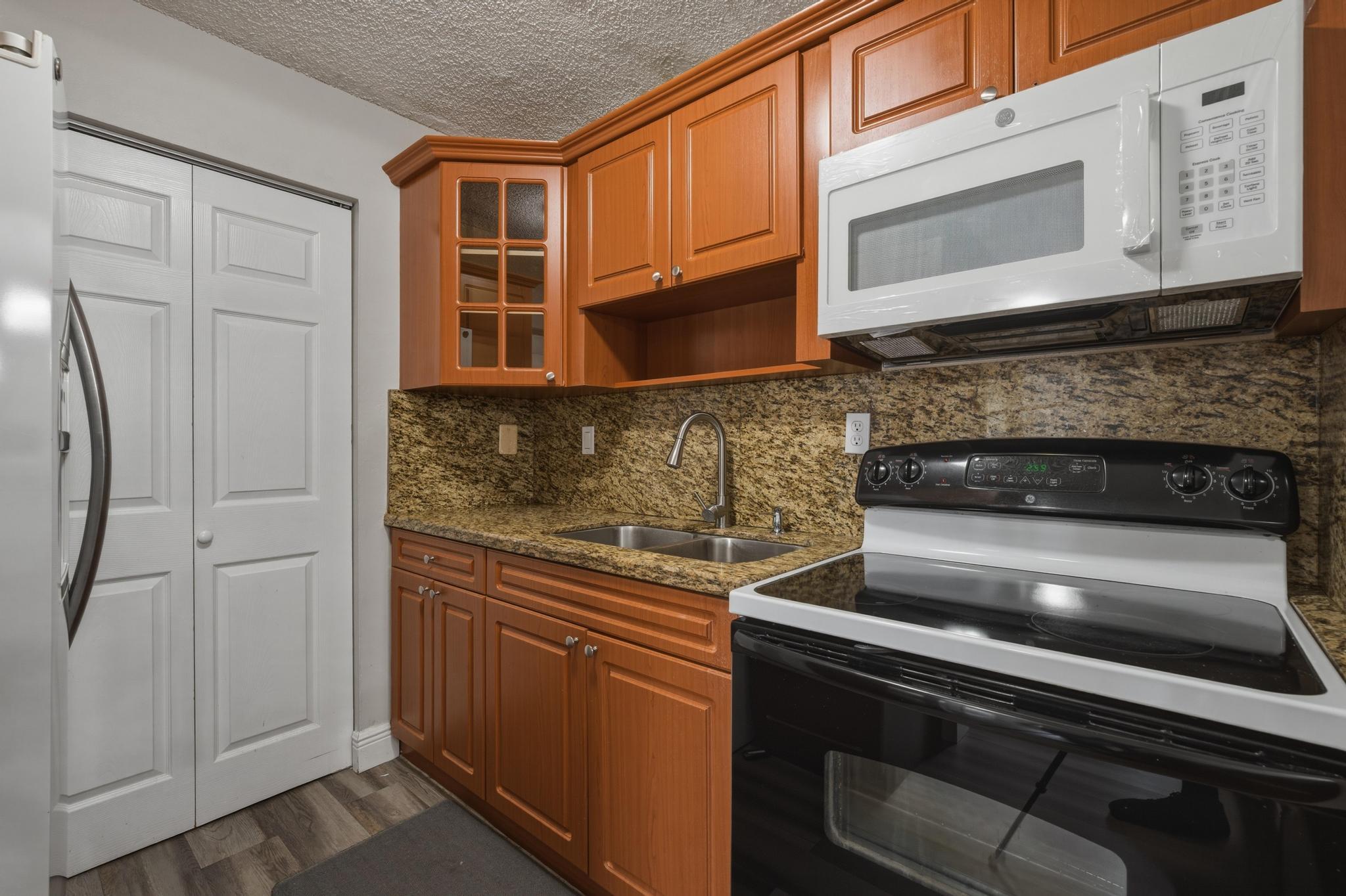 CARMEL LAKES CONDO NO 6 - Residential Lease