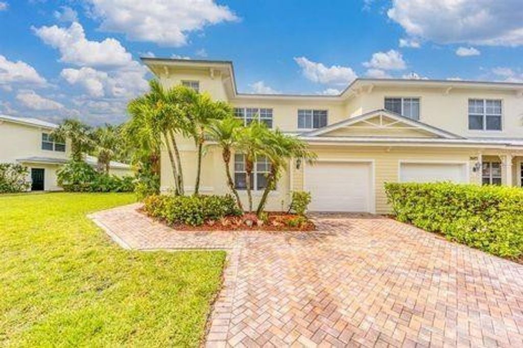 Photo of 2601 Creekside Drive, Fort Pierce, FL 34981 (MLS # F10543647)