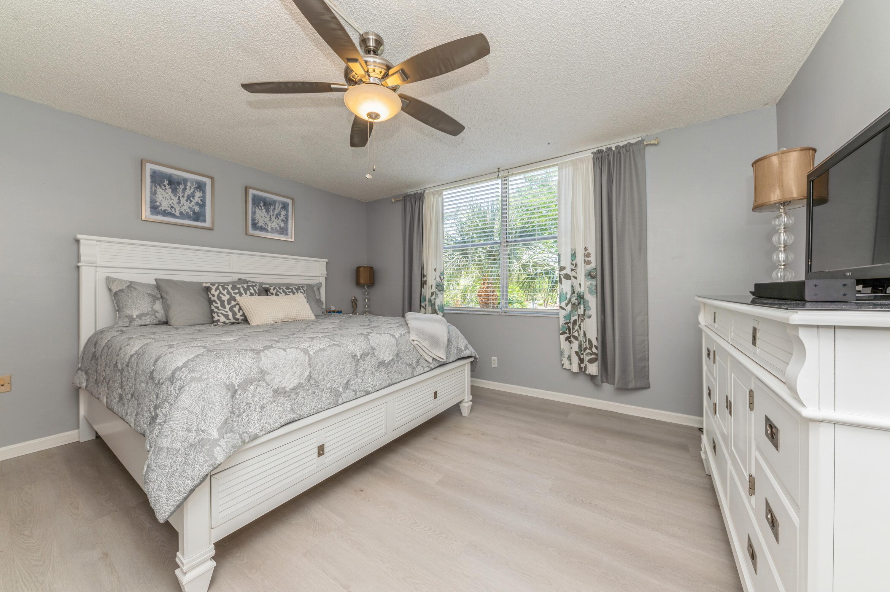 14527 BONAIRE Boulevard 303