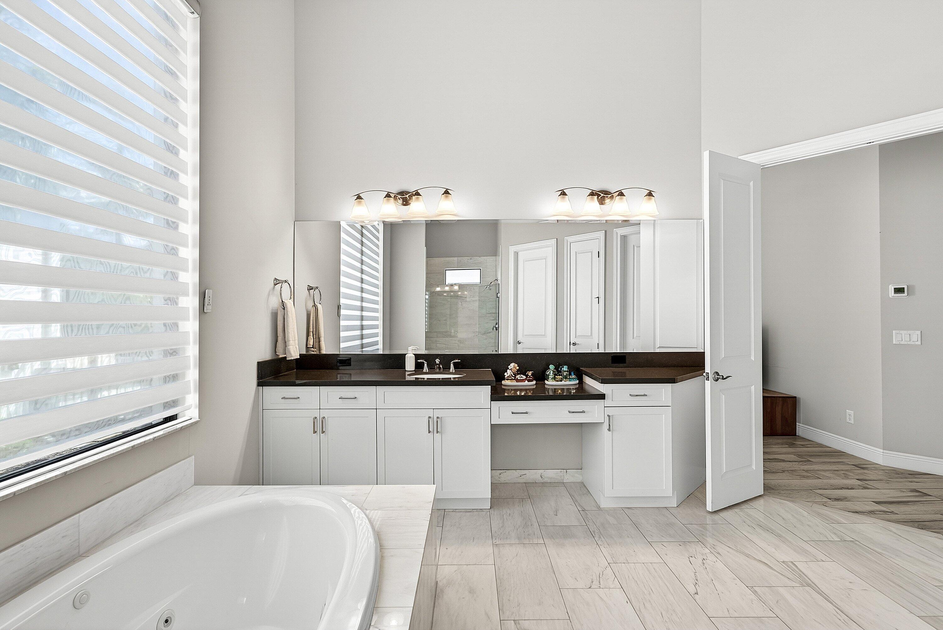 ROYAL PALM POLO - Residential