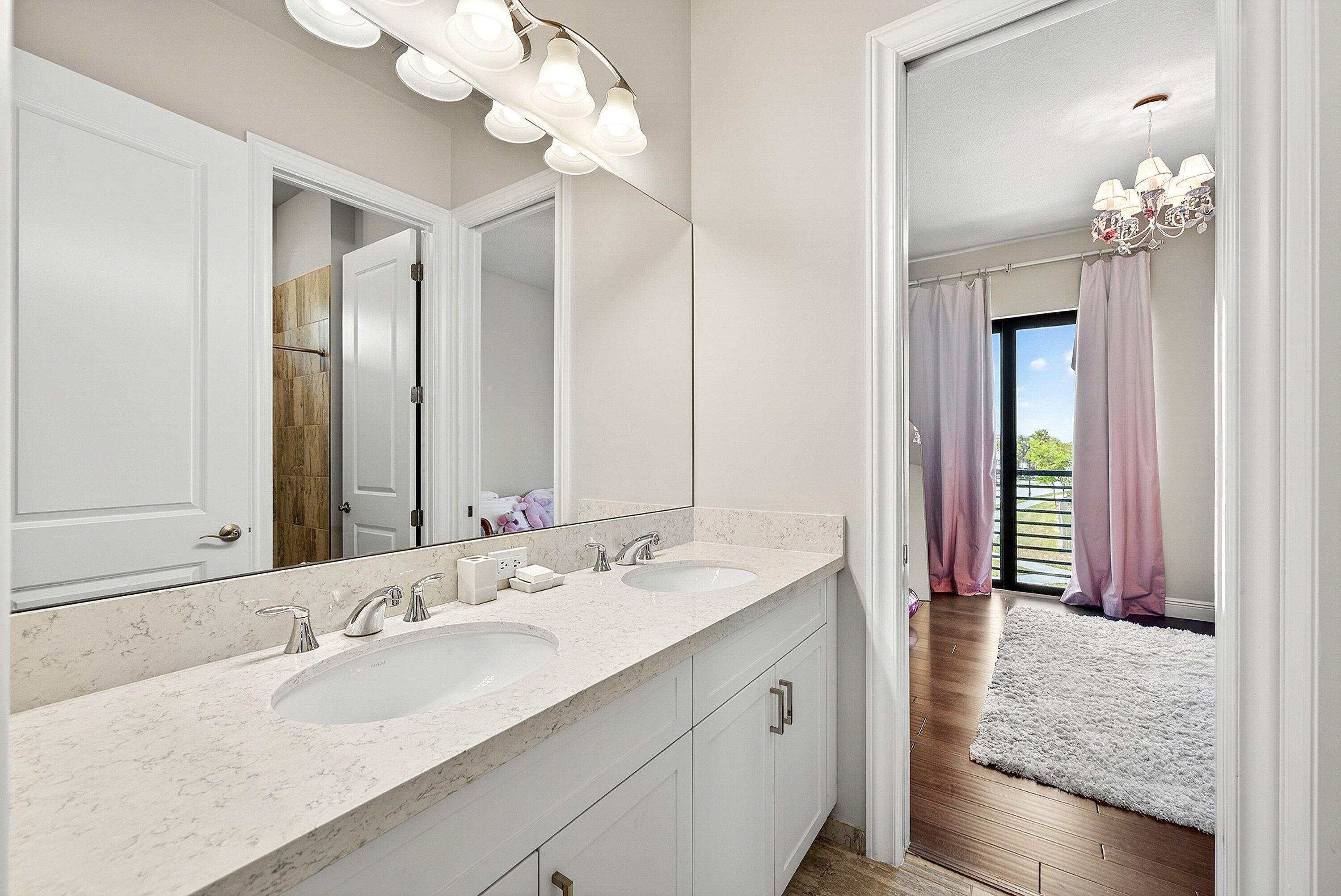 ROYAL PALM POLO - Residential