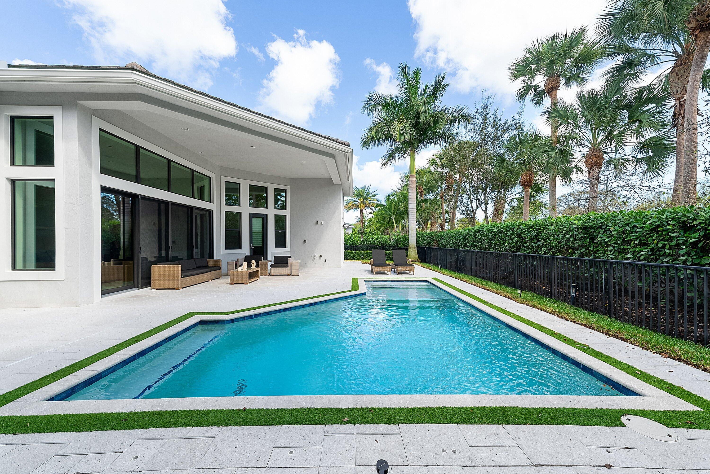 ROYAL PALM POLO - Residential